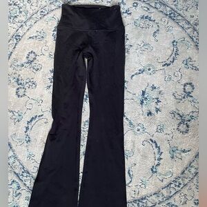 alo flare leggings